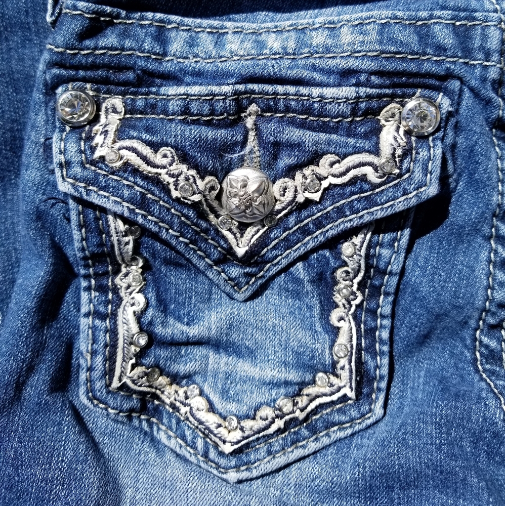 Miss Me Girls' Medium Wash Silver Stitch Boot Cut - Picture 2 of 7